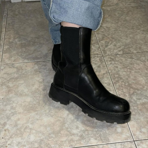 Black Vagabond ankle boots size 38 used genuine leather