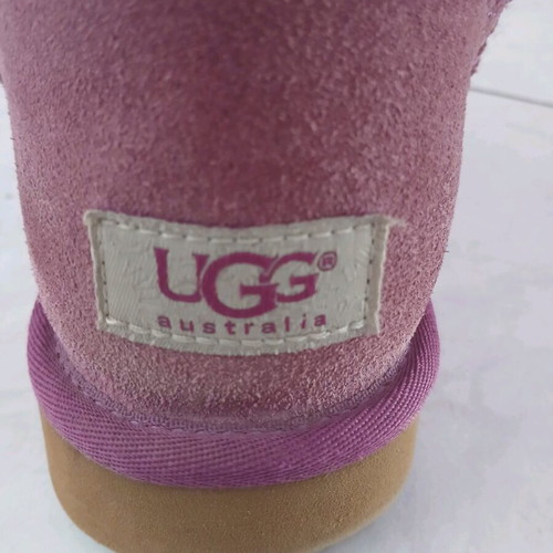 Ugg Mini Bailey boots like new, purple, size 39 with cleaning set