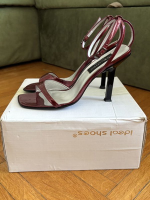 Beatrice burgundy heels size 37 like new