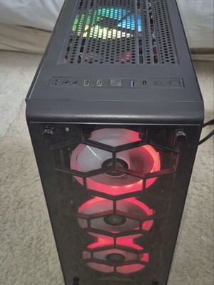 Desktop PC with AMD Ryzen 5 1500X, 16GB RAM, RX570 4GB, 1TB SSD, like new