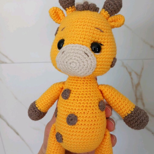 Handmade Giraffe Baby Toy new, safe cotton yarn