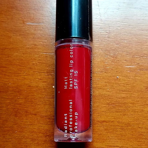 Κραγιόν Radiant Matt Lasting Lip Color καινούργιο, κόκκινο