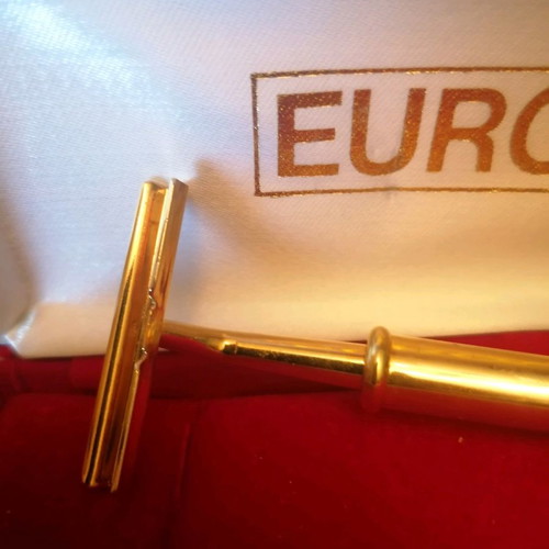 Shaving razor in red velvet case new