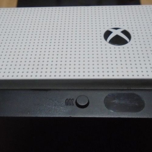 Xbox One S console 500GB like new with 2 wireless joysticks and Plants vs. Zombies