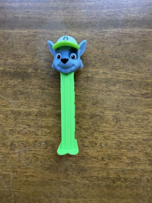 Pez диспенсър Paw Patrol Rocky употребяван държач за бонбони