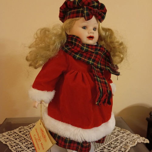 Heritage Mint Nicole Porcelain Doll used, vintage 1990