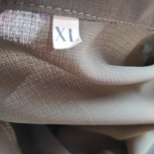 Women's shirt crepe fabric light olive color like new, size XL