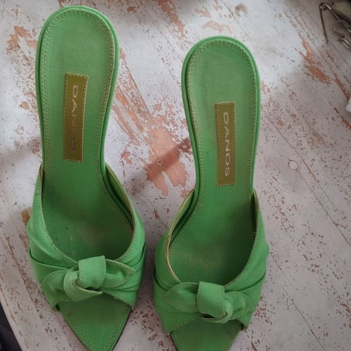 Mule Danos green sandals like new, size 39