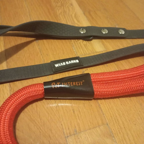 Dog leashes 2 pcs like new with Kong small gift