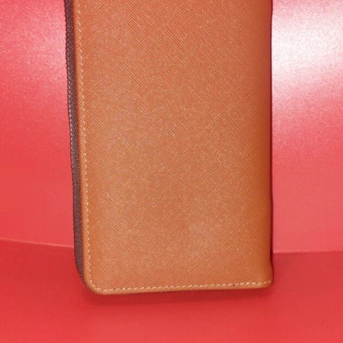 Verde wallet brown like new