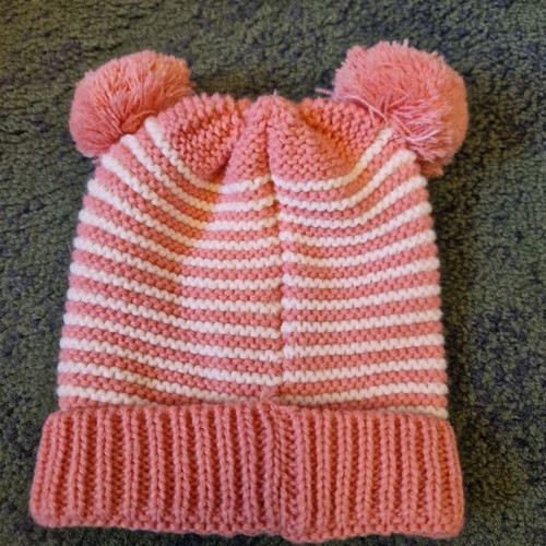 Woolen Stamion hat for girl up to 2 years like new with gift gloves