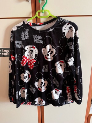 Velvet blouse like new black and red XL