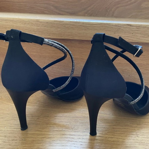 Black pumps with rhinestones new, size 38, heel 8.3cm