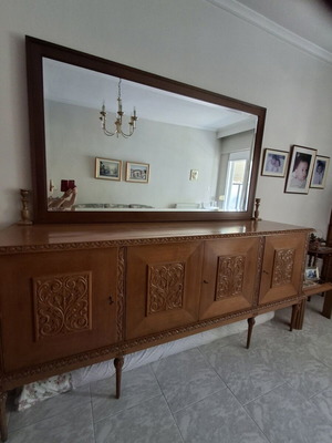 Dining set with 6 chairs and buffet with mirror, like new