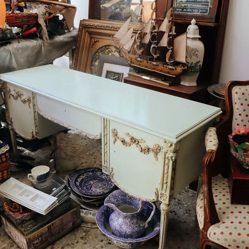 Restored dressing table like new in excellent condition