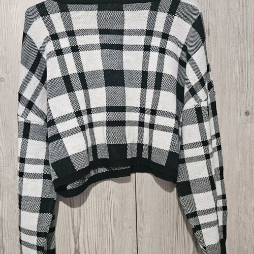 Knitted pullover and skirt set like new
