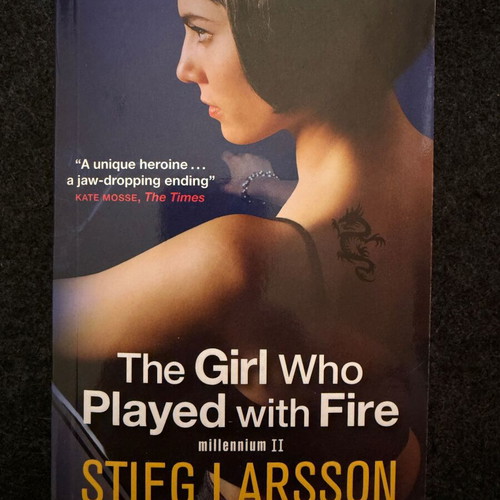 The Girl Who Played with Fire by Stieg Larsson English paperback new