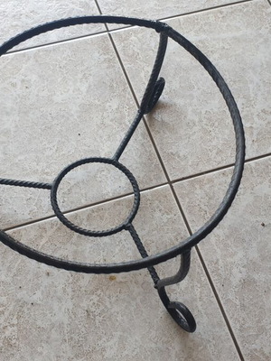 Iron Plant Stand (Solid)