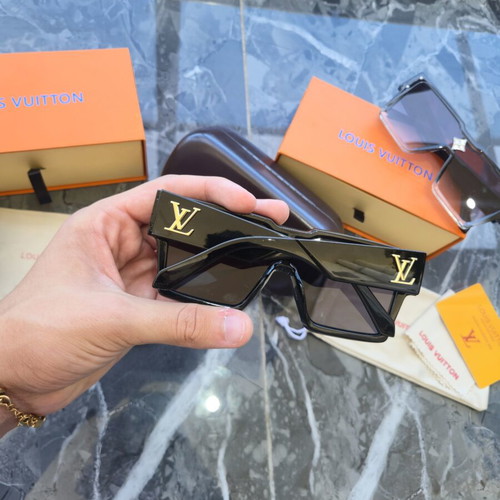 Louis Vuitton sunglasses new, black and white
