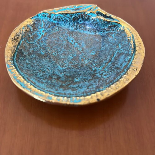 Minimal bronze decorative shell like new, ashtray