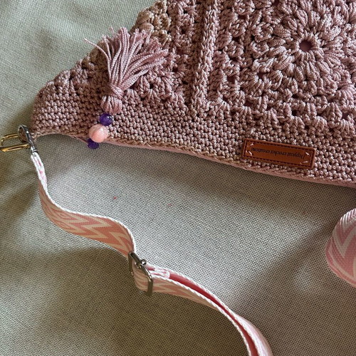 Handmade pink knitted crossbody bag made to order