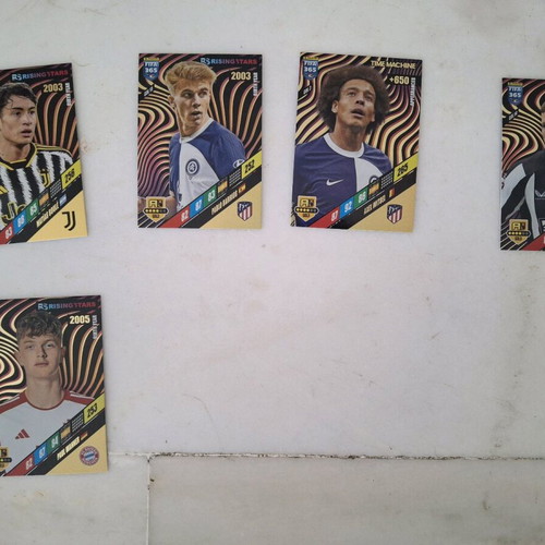Adrenalyn XL FIFA 365 Rising Stars cards like new