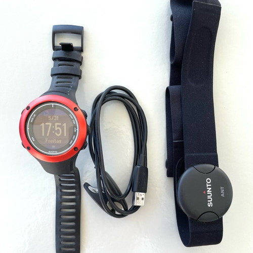 Suunto watch for sea and mountain athletes new with GPS and heart rate sensor