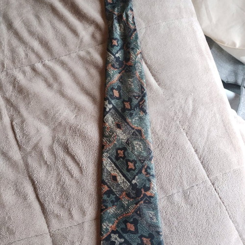 Men's tie Italian design with oil colors like new, green
