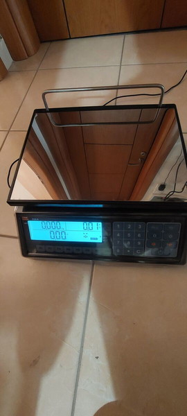 Επαγγελματική ηλεκτρονική ζυγαριά