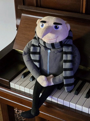 Minions Gru Despicable Me collectible like new