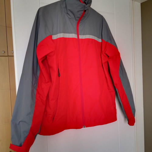 Nike windbreaker jacket like new, red and grey, size M