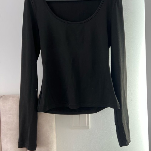 Black T-shirt long sleeve used, size S