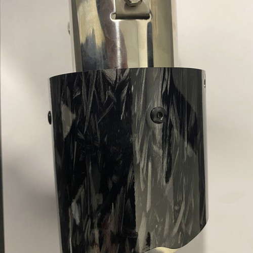 Universal exhaust tip with carbon fiber design