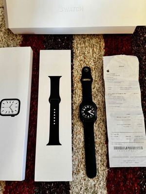 Apple Watch Series 7 45mm μεταχειρισμένο με λουράκι μέγεθος S