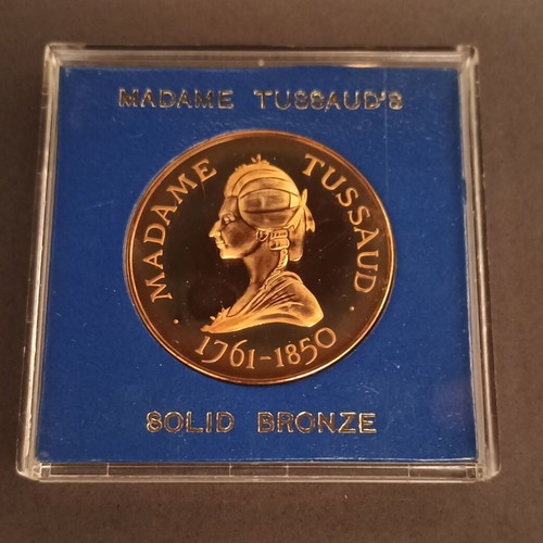 Madame Tussaud 1984 medal new