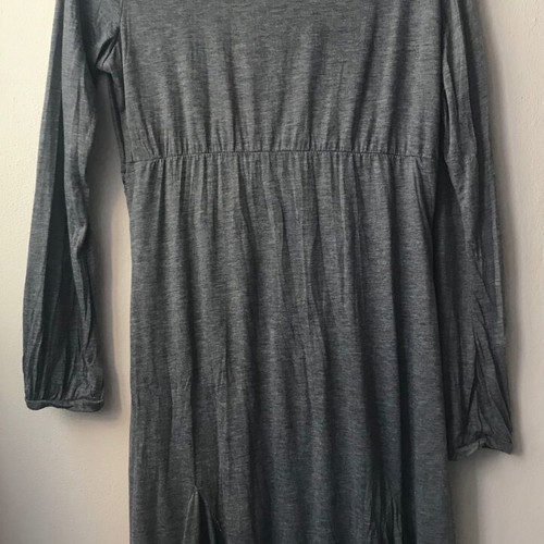 Wrap gray dress used with long sleeves and tulle lining knee-length