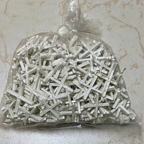 Tile spacers like new, pack of 100+ pieces