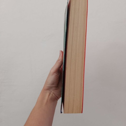 Gia Na Min Pligotho book used, small cover scratch