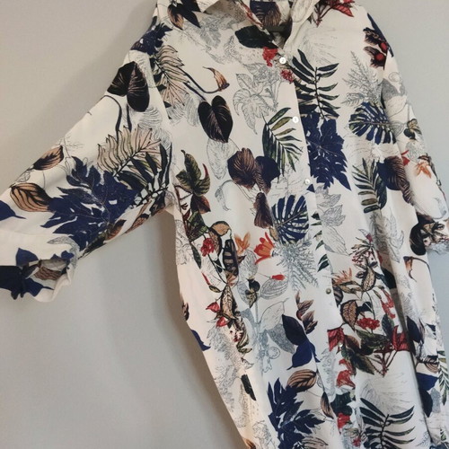 Queens shirt dress like new, size M/L with print