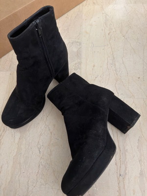 Μποτάκια H&M μαύρα μεταχειρισμένα, μέγεθος 38