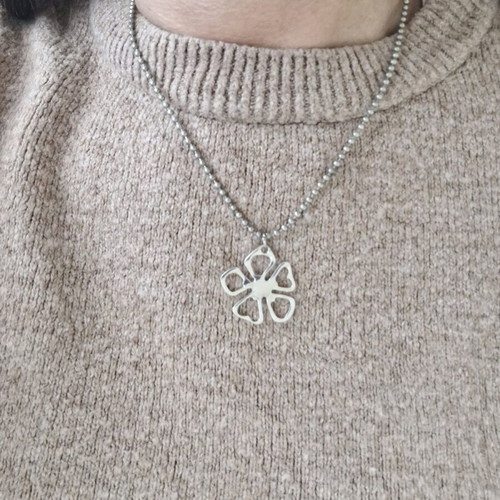 Necklace new 925 silver with flower and metal chain