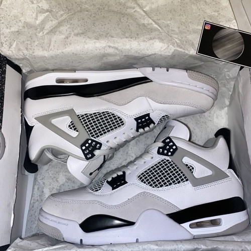 Jordan 4 Retro Military Black sneakers used, size 42.5