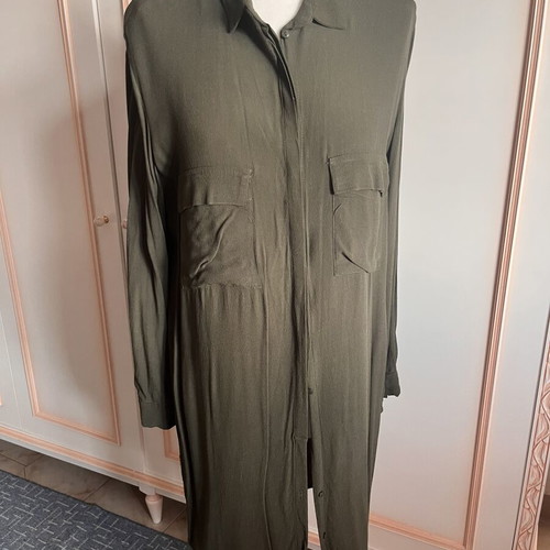 Dress shirt style Bershka green size S like new