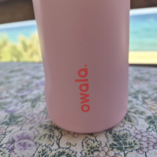 Owala 24oz 710ml water bottle Angel Food Cake like new