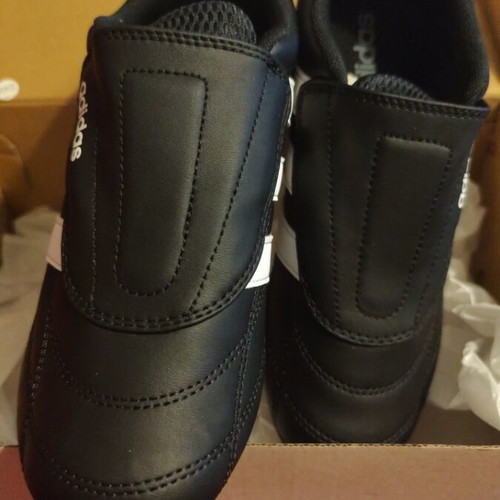 Adidas αθλητικά παπούτσια καινούργια, μέγεθος 36,5, μαύρο και άσπρο