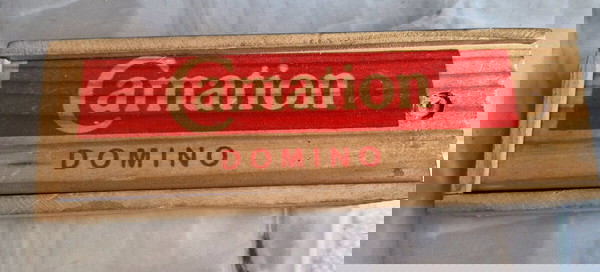 CARNATION DOMINO ΞΥΛΙΝΟ