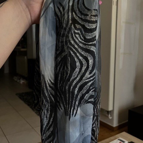 Scarf with zebra pattern multicolor, like new, Doca
