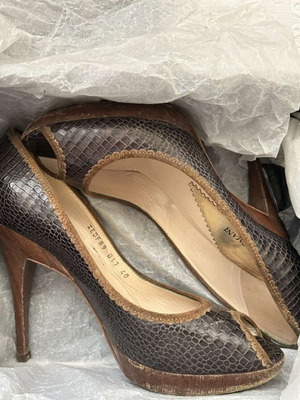 Emporio Armani leather pumps size 40, grey and brown