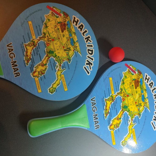 Wooden beach rackets like new with ball