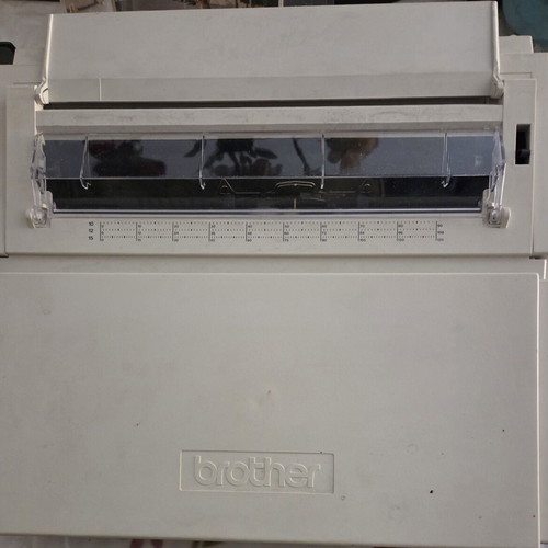 Brother AX-140 vintage electronic typewriter like new